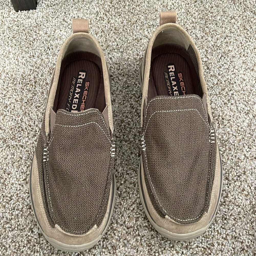 Men’s Skechers slip on shoes size 11